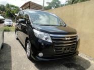 Toyota-Noah